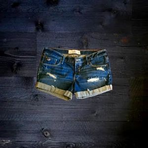 Hollister shorts sz 9 or 29 low rise distressed